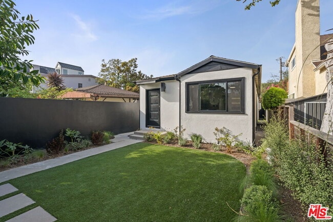 Photo - 841 Oxford Ave