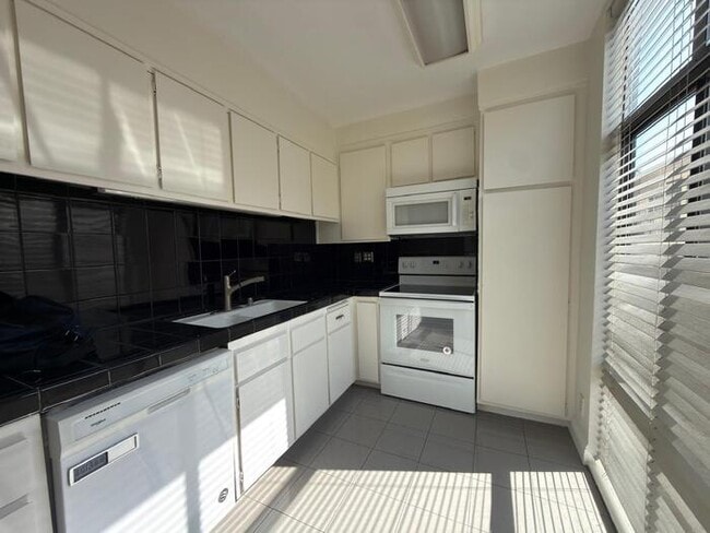 Photo - Sherman Oaks Townhome