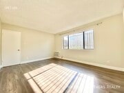 Photo - 981 Elden Ave Unit 11