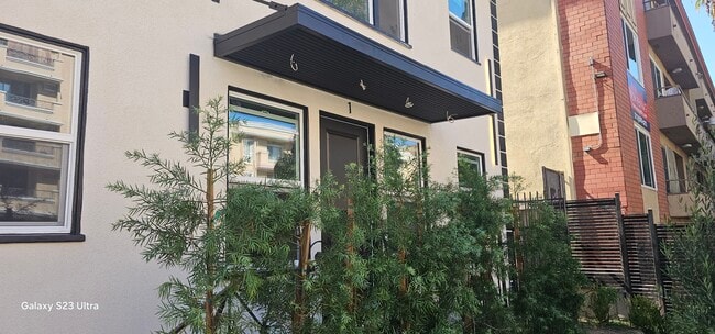Photo - 537 S Catalina St Unit 1