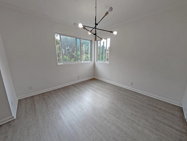 Photo - 118 S Wetherly Dr Unit 210