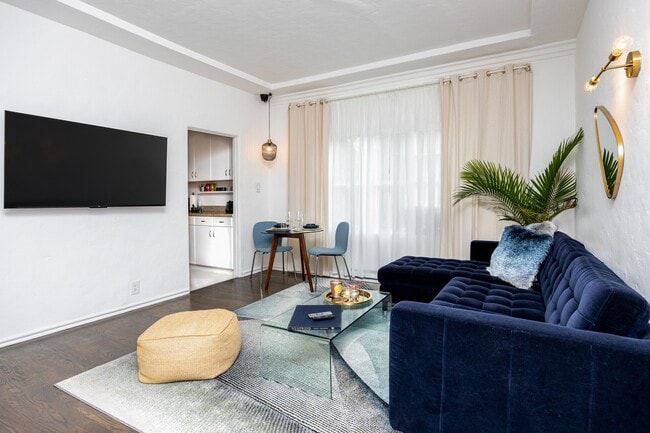 Photo - Don Carlos Apartments