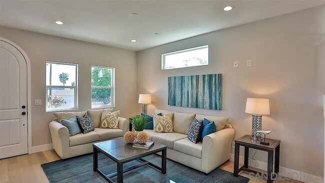 Photo - 5051 Savannah St