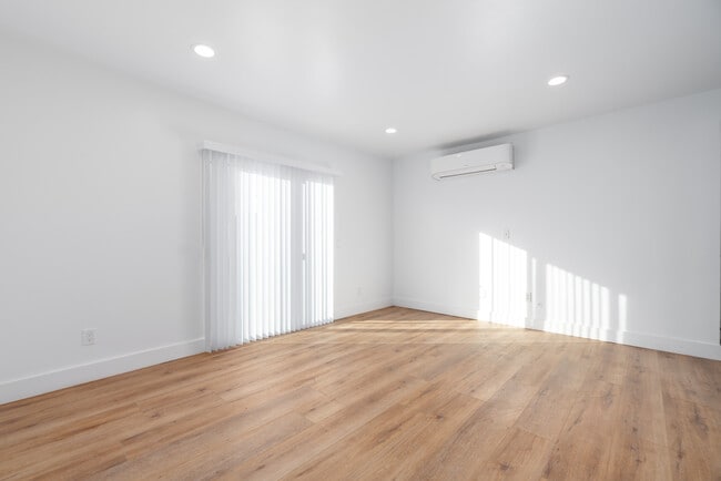 Photo - 2934 Somerset Dr Unit Quarter