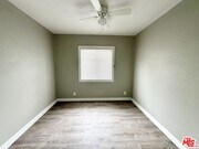 Photo - 1048 W 62nd St