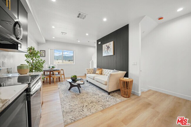 Photo - 4202 Willimet Ave