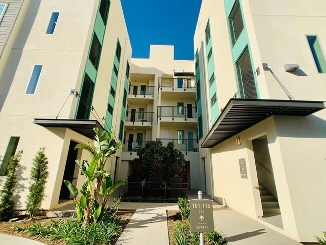 Building Photo - 195 Bowery