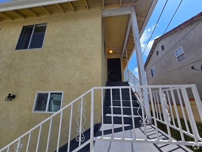 Building Photo - 524 W Greenwood Ave Unit 2 Rental