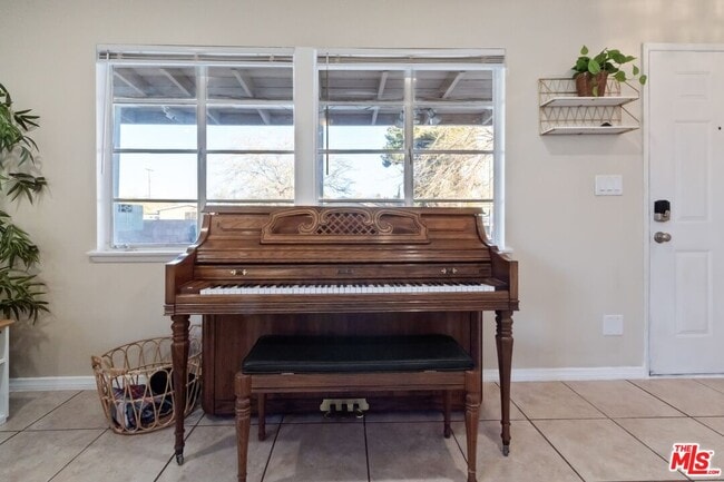 Photo - 38457 Sumac Ave