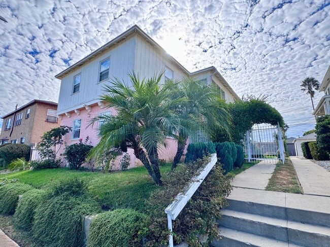 Photo - 8211 Crenshaw Dr