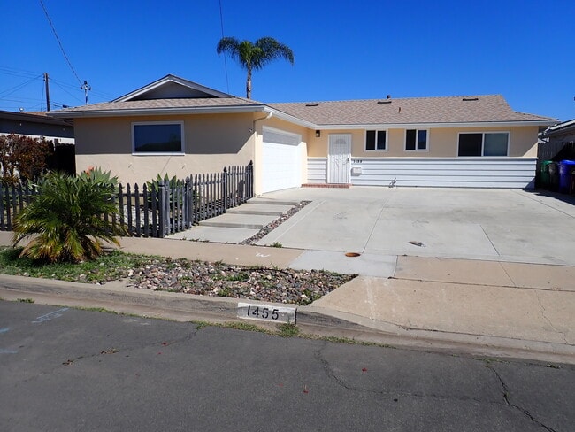 Photo - 1455 Transite Ave