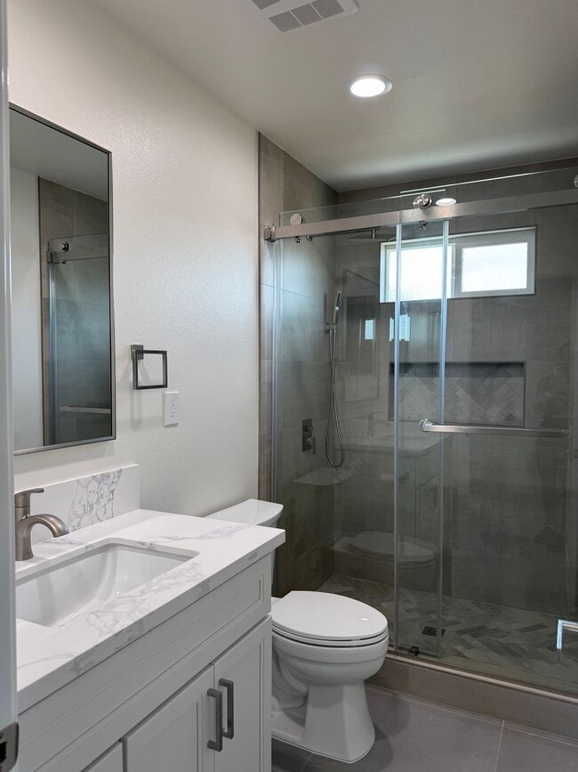 Photo - 1005 N Grand St