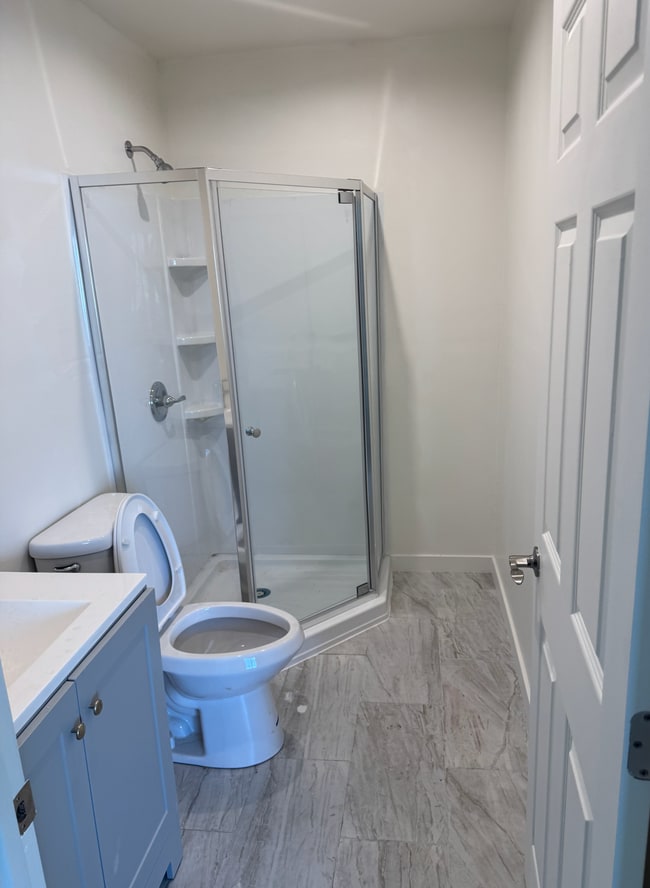 Photo - 19339 Vanowen St