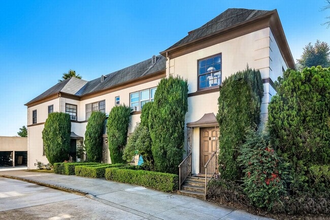 Photo - Stunning Townhome Style 2 bedroom with washer/dryer! Unit 614