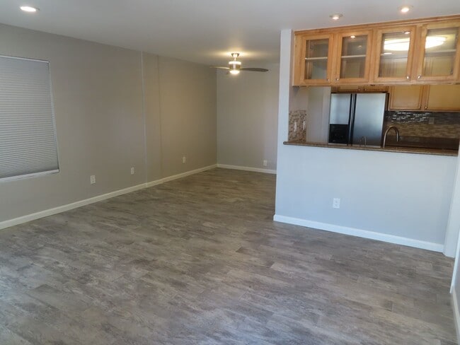 Building Photo - Immaculate one bedroom condo in Mira Mesa / Scripps Ranch Area Unit 38