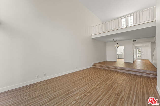 Photo - 4338 Redwood Ave Unit B315