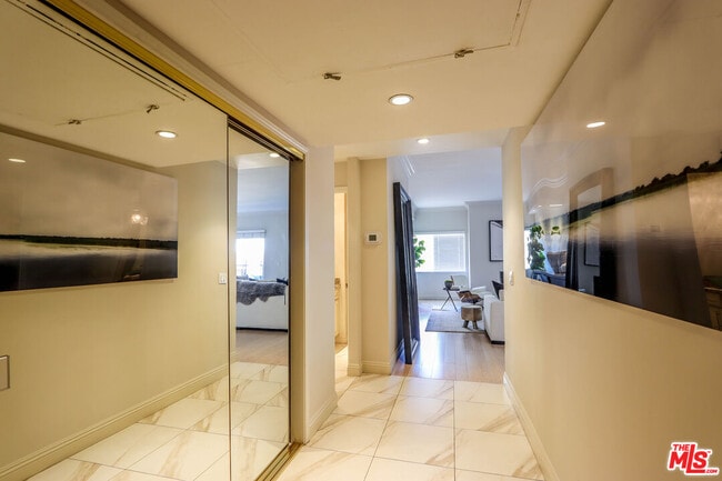 Photo - 121 S Palm Dr Unit 404