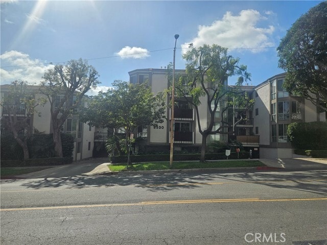 Photo - 8530 Holloway Dr Unit 303