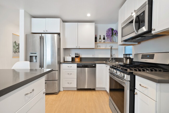 Photo - 751 Columbia Ave