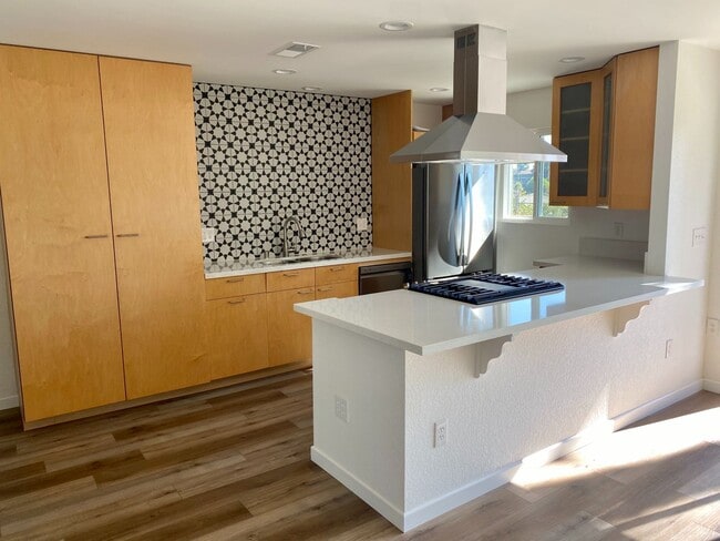 Photo - Carr Dr Unit House