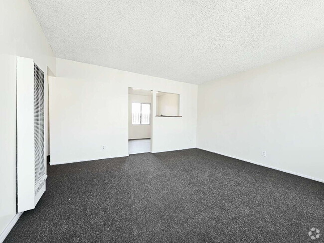 Building Photo - Spacious 2-Bedroom Home with Large Yard!!!