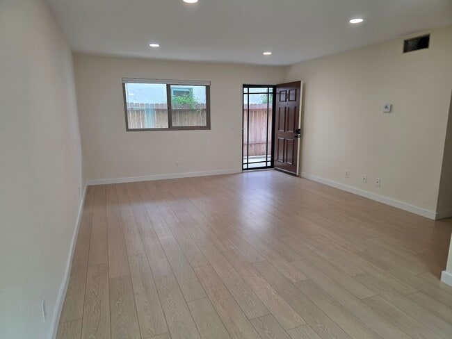 Photo - 2502 28th St Unit 3