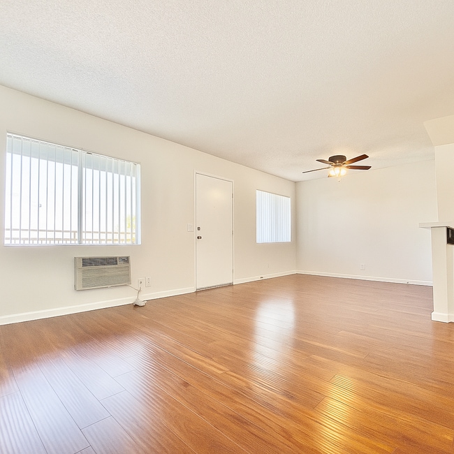 Building Photo - 5011 Monte Vista St