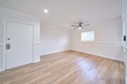Photo - 6335 Whitsett Ave Unit 19