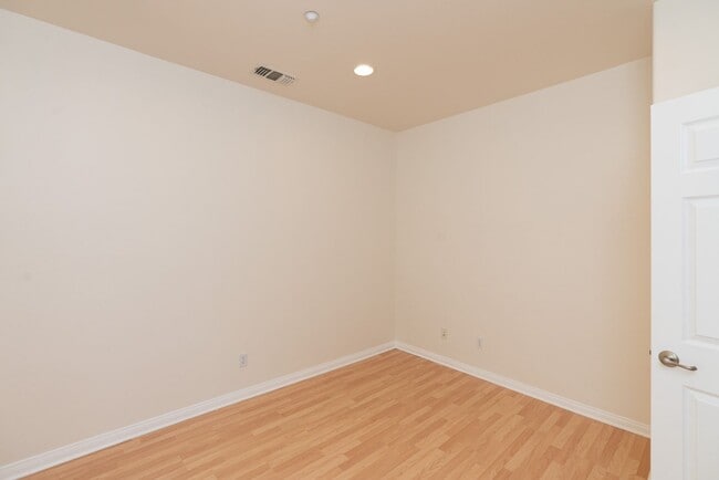 Photo - 3 Bedroom Townhome in the Escala Community of Mission Valley