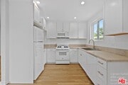 Photo - 6640 Woodman Ave Apartment Unit 3