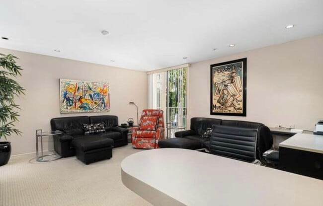 Photo - 1408 Tamarisk W St