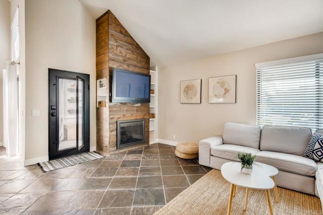 Photo - 536 Via De La Valle Unit A