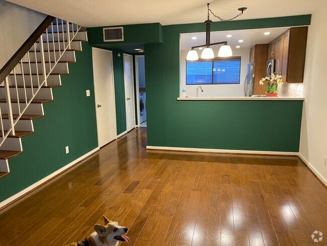 Building Photo - 12711 Mitchell Ave Unit 2 Rental