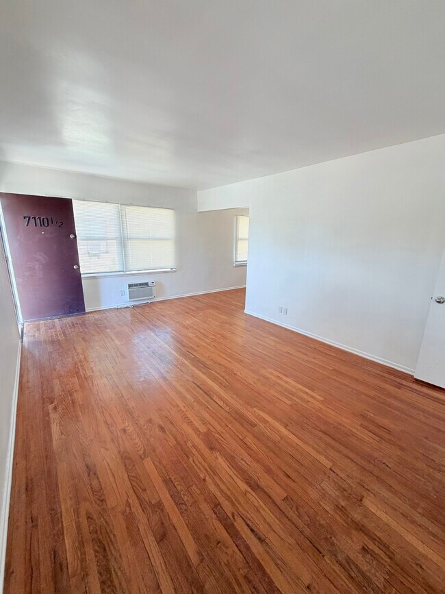 Photo - 7110 1/2 Haskell Ave