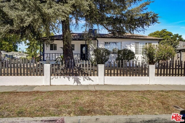 Building Photo - 6633 Belmar Ave