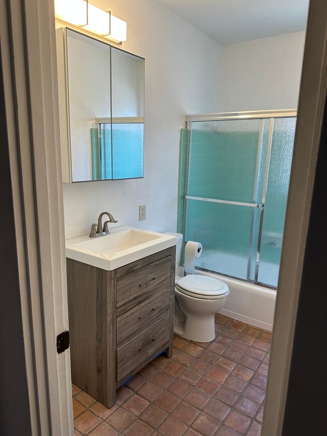 Photo - 309 N Venice Blvd Unit REAR