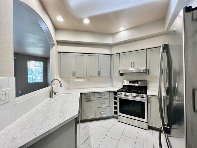 Building Photo - Charming 2B/2BA Condo with Patio and Pool Access in Carmel Mountain Unit 2