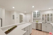Photo - 853 Larrabee St Condo Unit 14