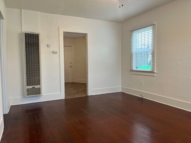 Photo - r2927 Unit 2933