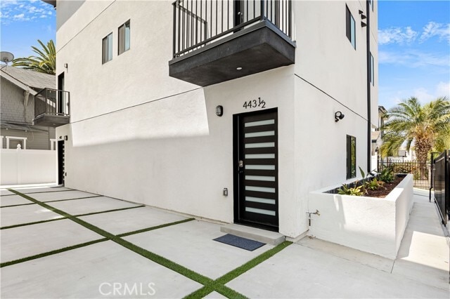 Photo - 443 N Harvard Blvd