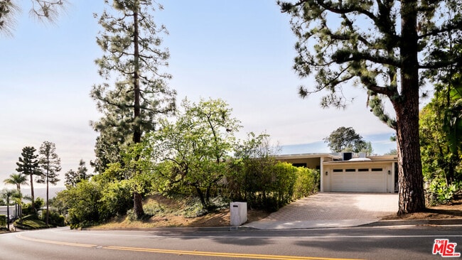 Photo - 1845 Loma Vista Dr