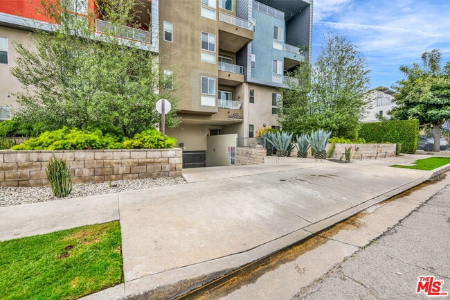 Photo - 4211 Redwood Ave Unit 304