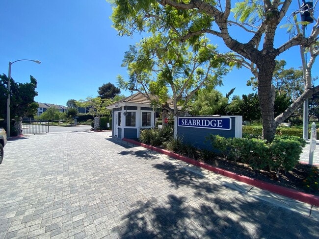 Completely Remodeled 2 Bedroom, 2 Bathroom... - Completely Remodeled 2 Bedroom, 2 Bathroom... Unit 101