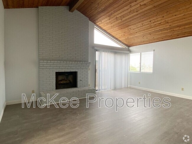 Building Photo - 4534 W Point Loma Blvd Rental