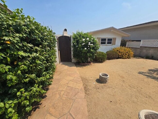 Building Photo - Ocean Views in the Sunset Cliffs area of O...