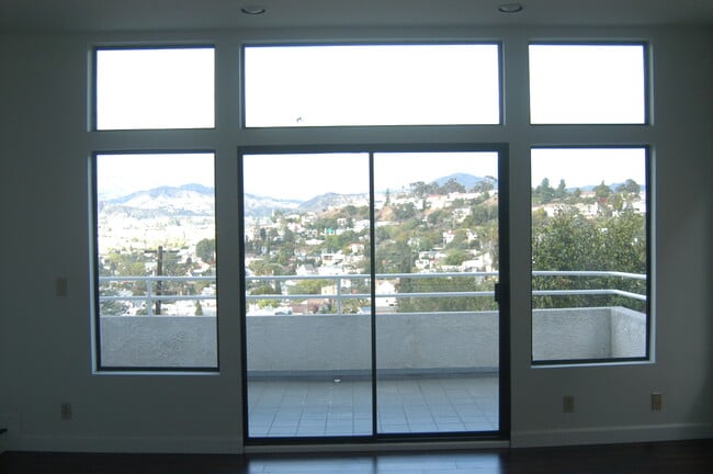 Photo - 1425 Columbia Dr