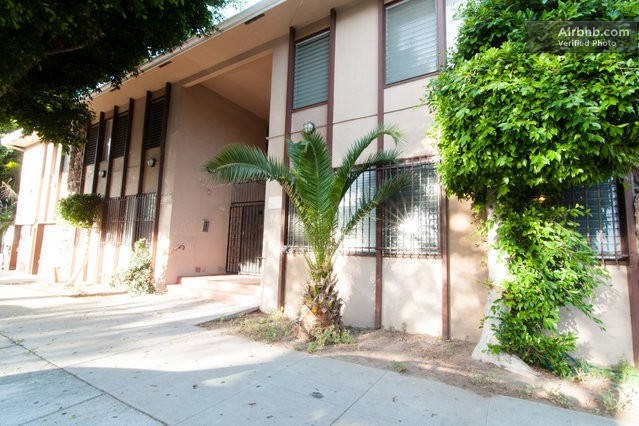 outside - 640 Elm Unit 2 Rental