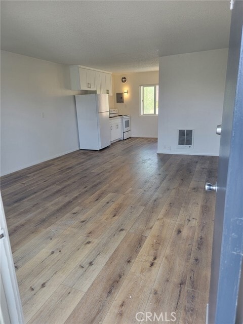 Photo - 617 Illinois Ct Apartment Unit 12