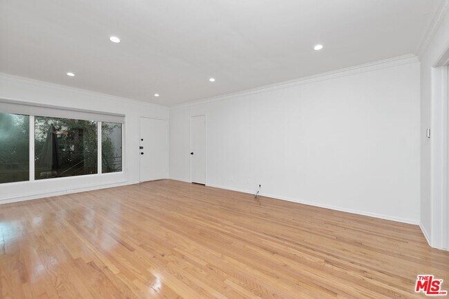 Photo - 1208 N Crescent Heights Blvd Unit 4