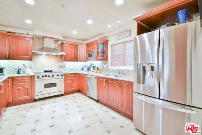 Photo - 1828 Glendon Ave Unit PH3